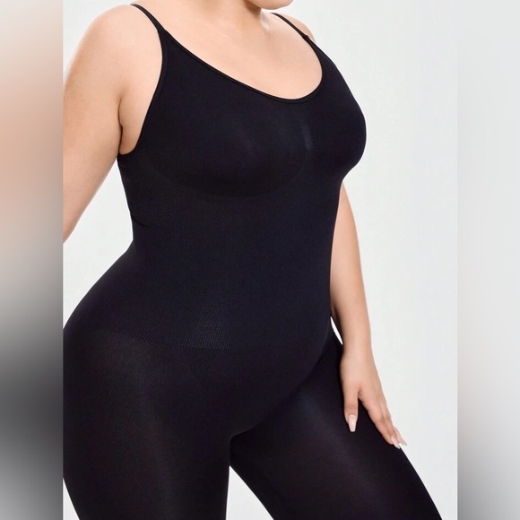 Plus Seamless Body shaper Bust & Butt Lifter Jumpsuit w/ Adjustable Straps - Picture 4 of 11